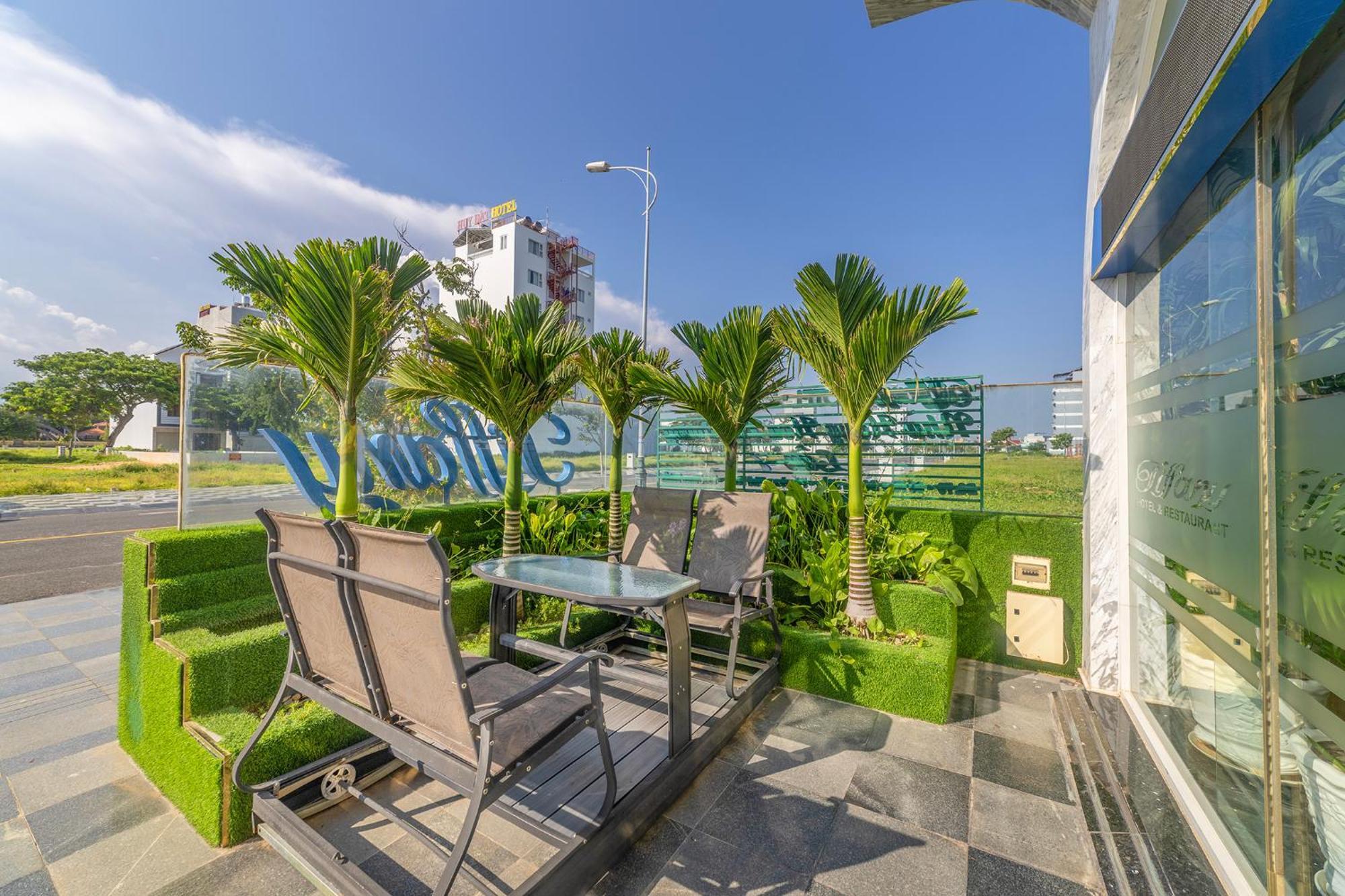 Tiffany Hotel & Restaurant Phan Thiết Exteriér fotografie
