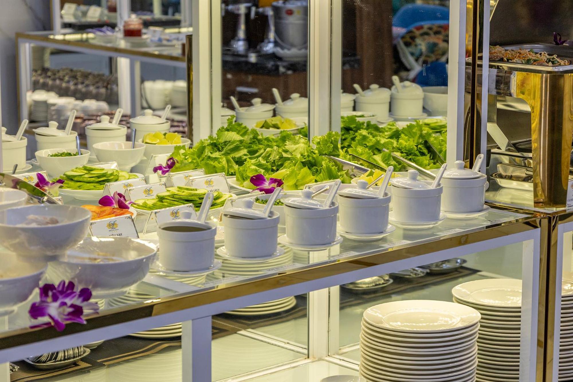 Tiffany Hotel & Restaurant Phan Thiết Exteriér fotografie